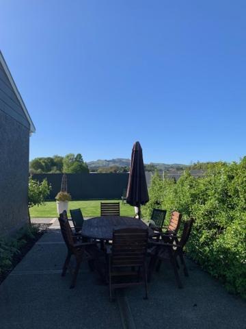 Walnut House Apartment Havelock North Luaran gambar
